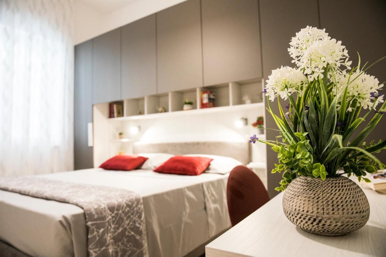 Appartamento La Casa Di Ari Napoli Esterno foto